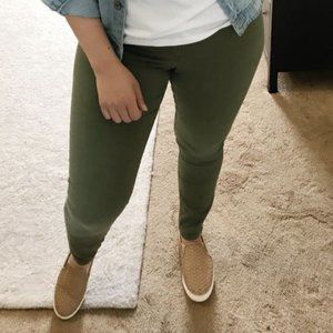 i am selling cute green legging